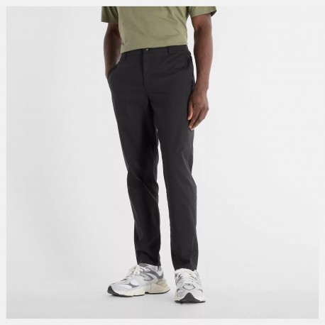 New Balance Pantalone Athletics Standard Tapered pant MP43554BK